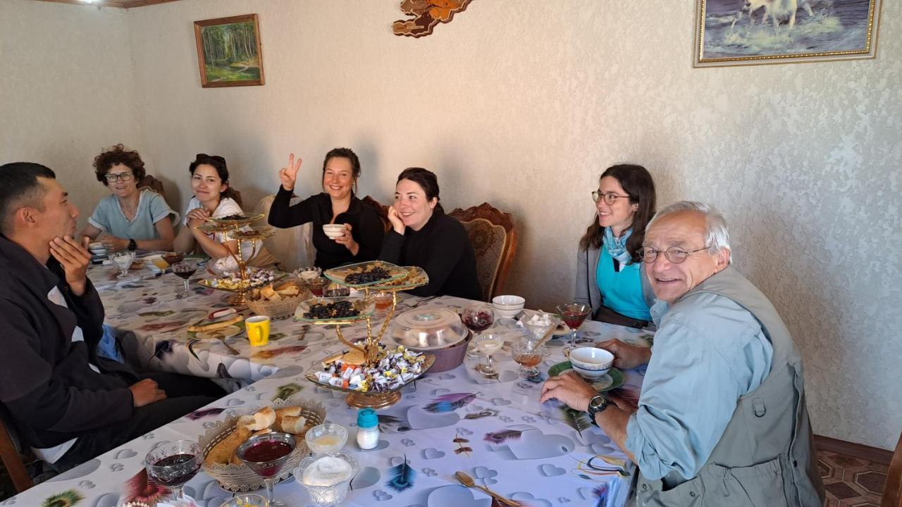 Kyzart Guesthouse Bagysh ภายนอก รูปภาพ
