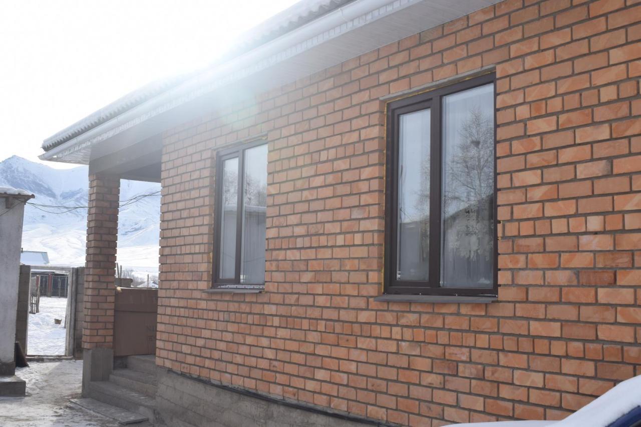 Kyzart Guesthouse Bagysh ภายนอก รูปภาพ